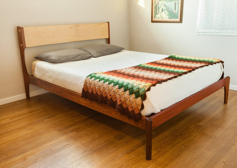 Classic Modern Bed (Danish Mid Century Modern Style Bed)